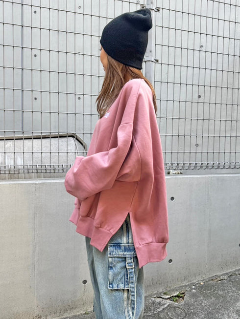 サイドスリットロゴプルオーバー